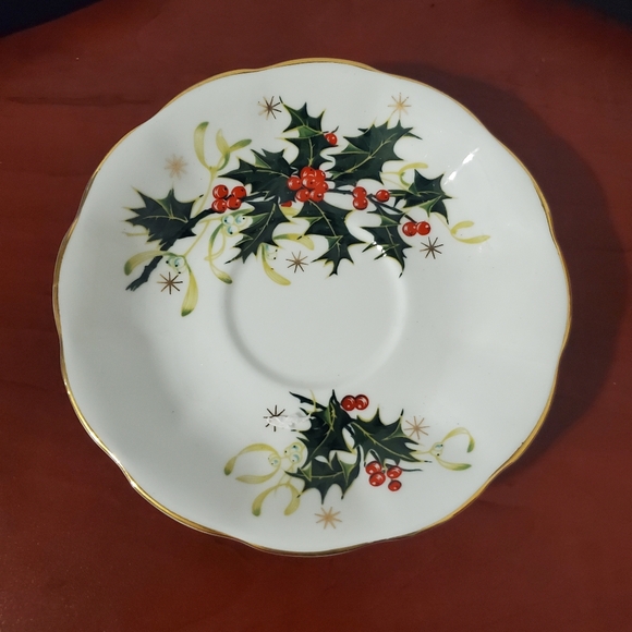 Vintage Royal Albert Yuletide Tea Cup Saucer and Tea Plate circa 1960 - Picture 7 of 13